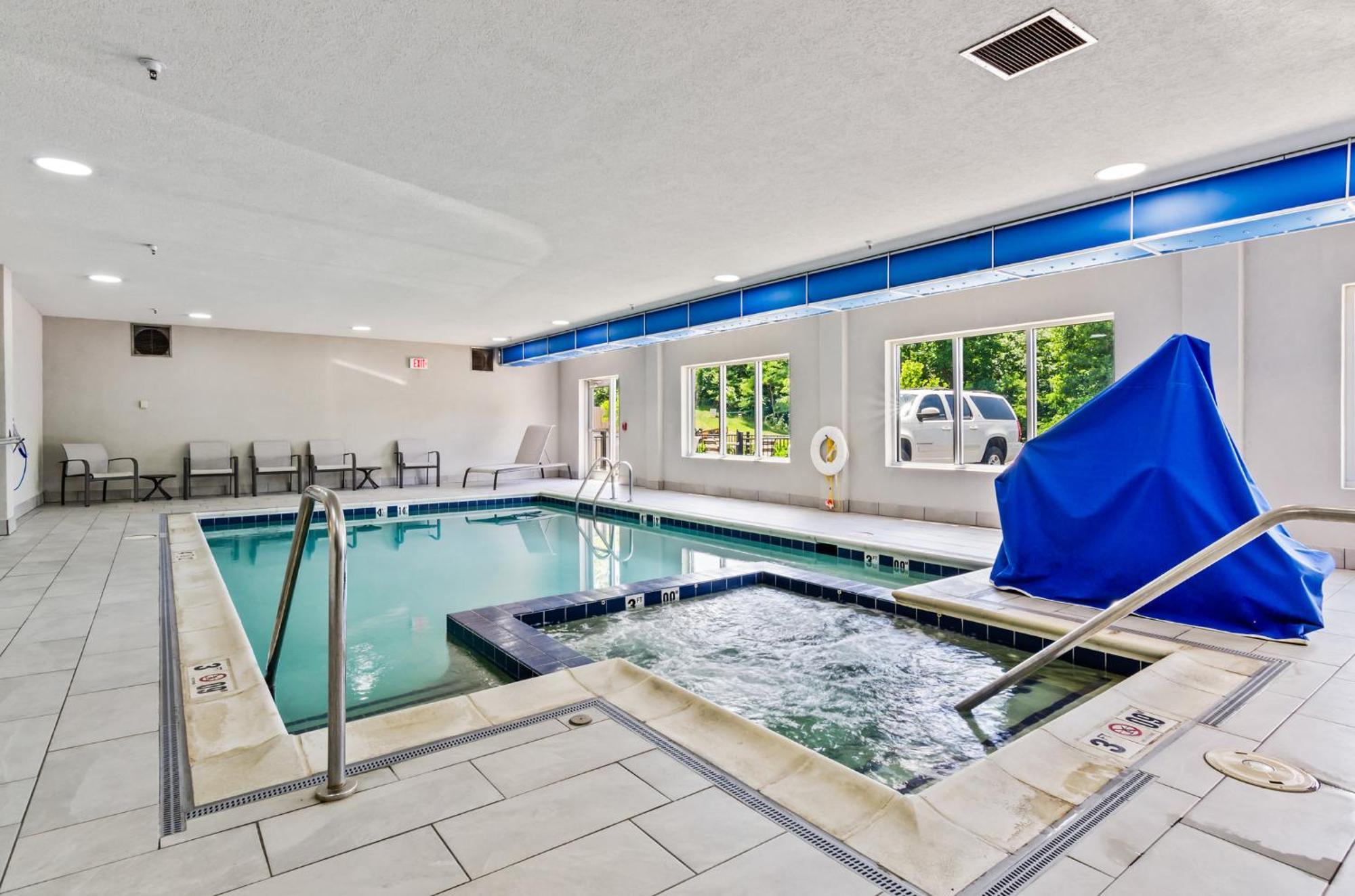 Holiday Inn Express & Suites Wytheville By Ihg Extérieur photo